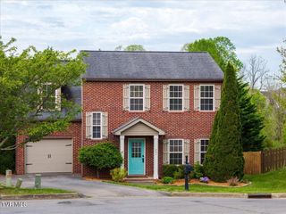 207 Azalea Ridge, Johnson City, TN 37601
