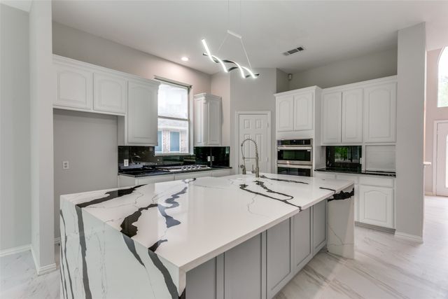 6315 Millwood Court, Arlington, TX 76016