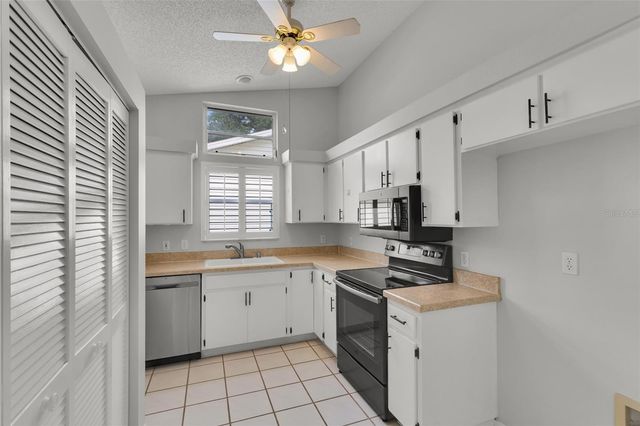 701 GLEN OAKS DRIVE, Leesburg, FL 34748