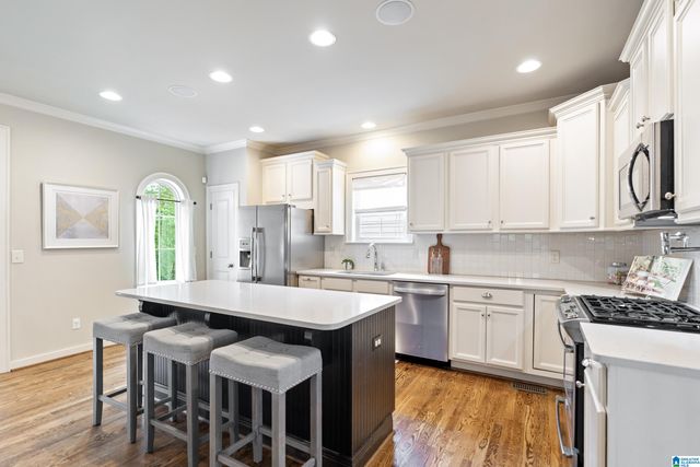 1212 VESTAVIA PLACE, Vestavia Hills, AL 35216