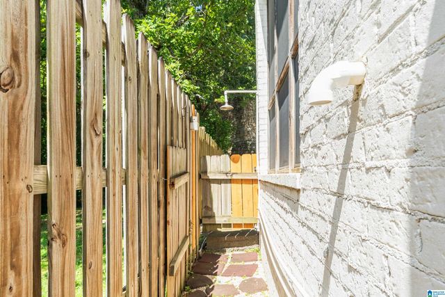 1212 VESTAVIA PLACE, Vestavia Hills, AL 35216