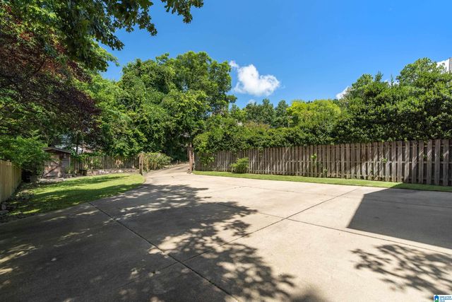 1212 VESTAVIA PLACE, Vestavia Hills, AL 35216
