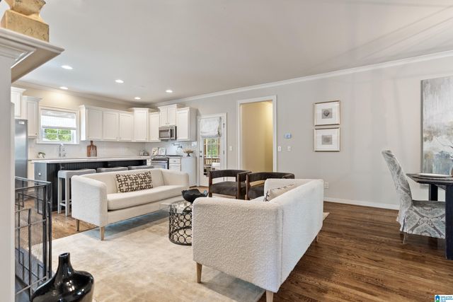 1212 VESTAVIA PLACE, Vestavia Hills, AL 35216