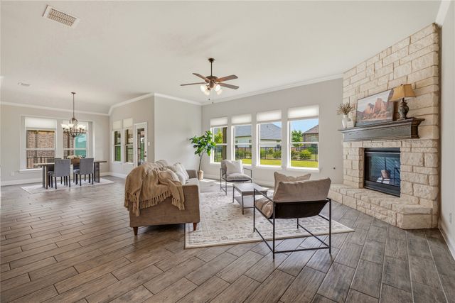 1086 Mickelson Drive, Granbury, TX 76048