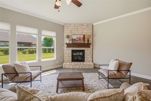 1086 Mickelson Drive, Granbury, TX 76048