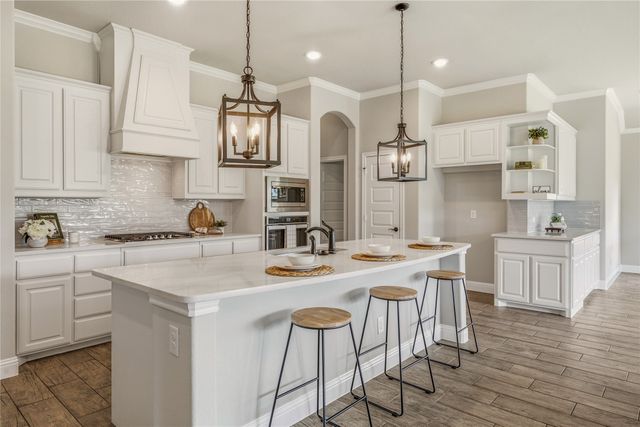 1086 Mickelson Drive, Granbury, TX 76048