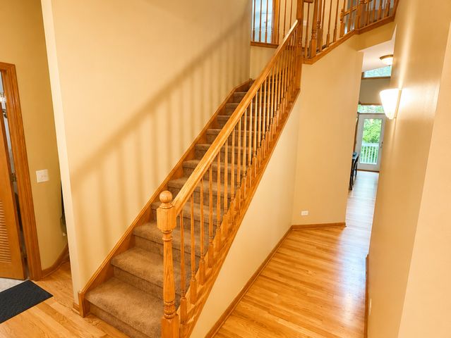 291 Jennifer Court, Gurnee, IL 60031