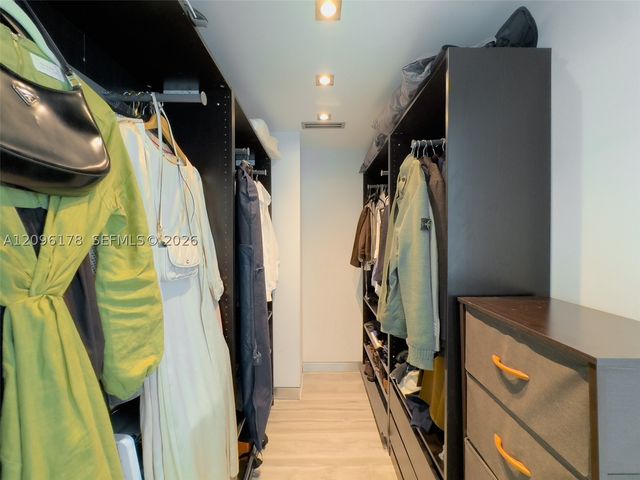 350 S Miami Ave 706, Miami, FL 33130