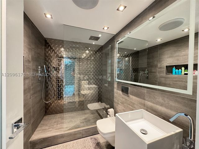 350 S Miami Ave 706, Miami, FL 33130