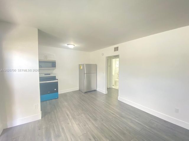 2150 NW 24th St 2, Miami, FL 33142