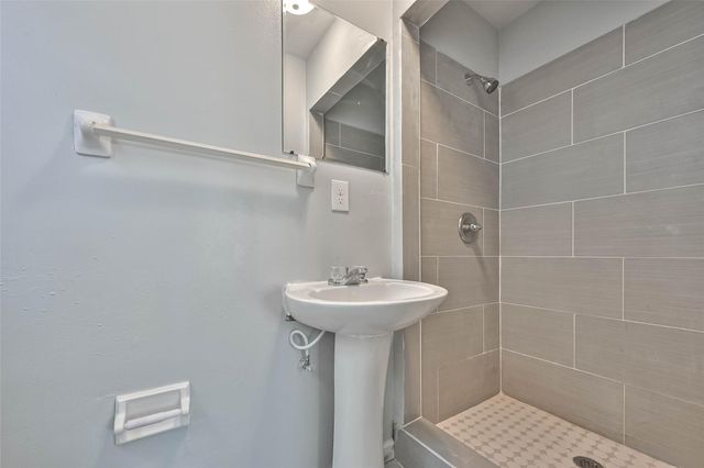 3918 Tavenor Lane, Houston, TX 77047