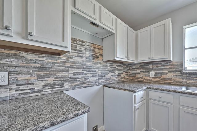 3918 Tavenor Lane, Houston, TX 77047