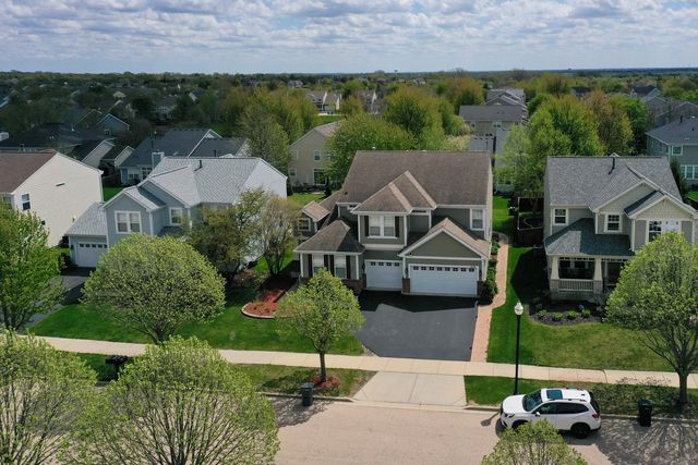 239 Pawtucket Avenue, Elgin, IL 60124