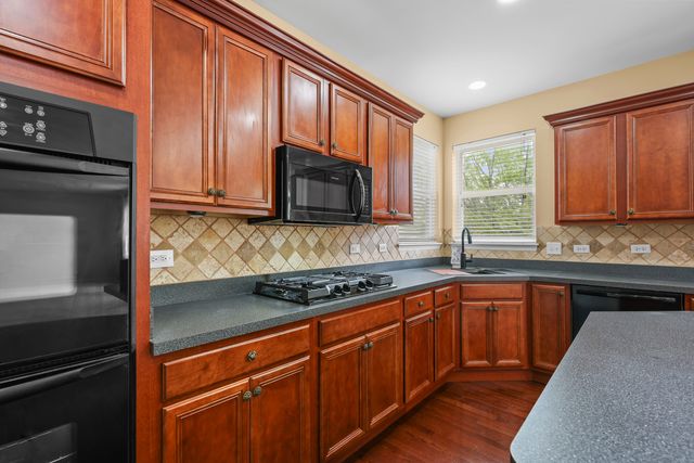 239 Pawtucket Avenue, Elgin, IL 60124