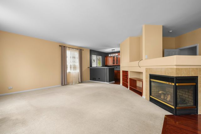 239 Pawtucket Avenue, Elgin, IL 60124
