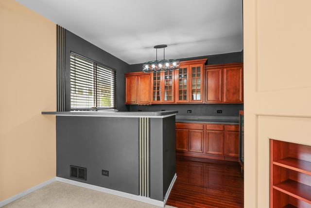 239 Pawtucket Avenue, Elgin, IL 60124