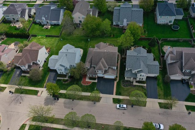 239 Pawtucket Avenue, Elgin, IL 60124
