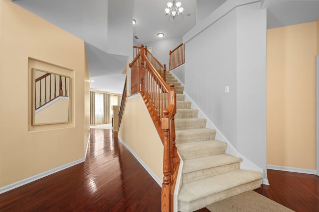239 Pawtucket Avenue, Elgin, IL 60124