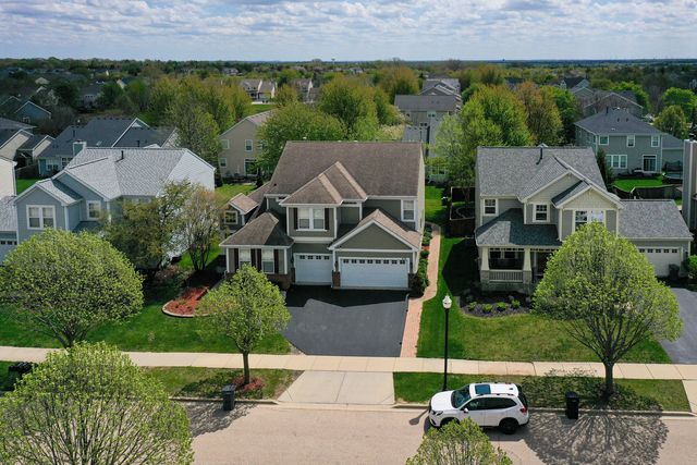 239 Pawtucket Avenue, Elgin, IL 60124
