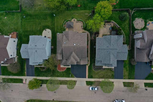 239 Pawtucket Avenue, Elgin, IL 60124