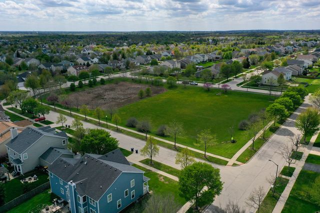 239 Pawtucket Avenue, Elgin, IL 60124