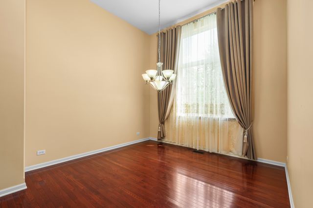 239 Pawtucket Avenue, Elgin, IL 60124