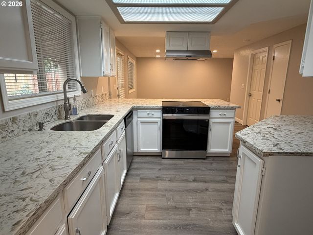 1003 Se 146TH Ave, Portland, OR 97233