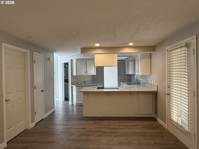 1003 Se 146TH Ave, Portland, OR 97233