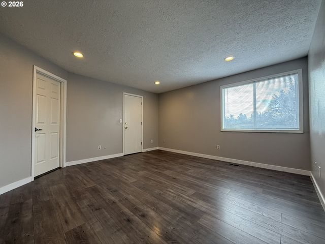 1003 Se 146TH Ave, Portland, OR 97233