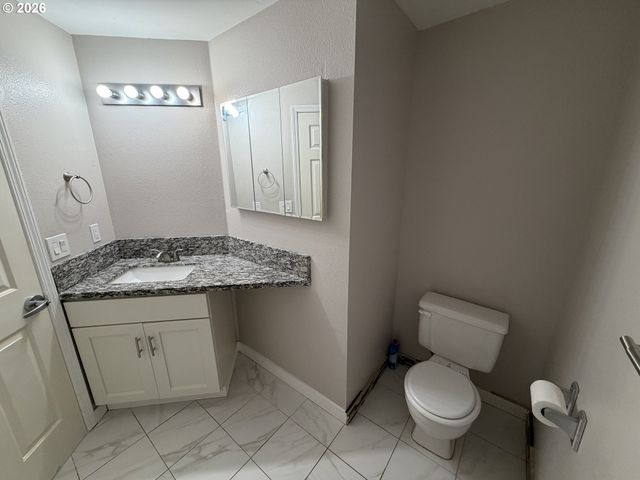 1003 Se 146TH Ave, Portland, OR 97233