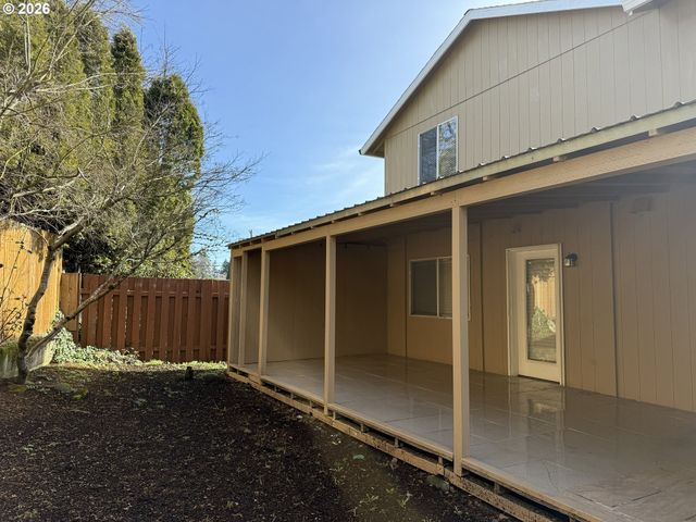 1003 Se 146TH Ave, Portland, OR 97233