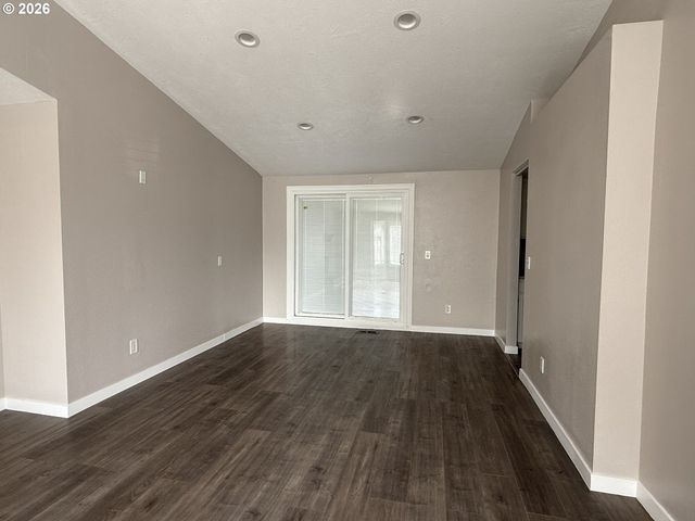 1003 Se 146TH Ave, Portland, OR 97233