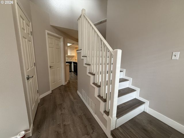 1003 Se 146TH Ave, Portland, OR 97233