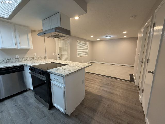 1003 Se 146TH Ave, Portland, OR 97233