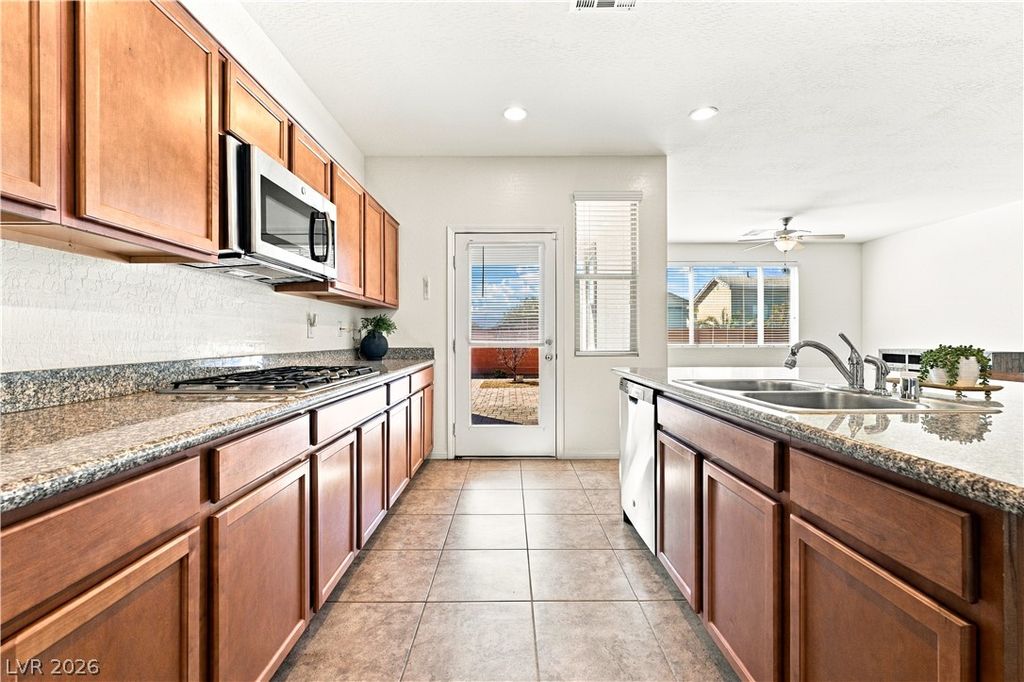 4209 Fairywren Drive, North Las Vegas, NV 89031 — photo 4