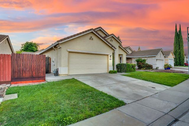 8409 Sundrop Way, Antelope, CA 95843
