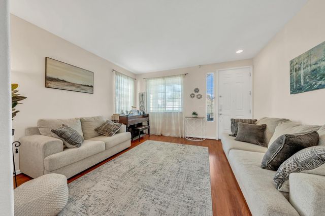 8409 Sundrop Way, Antelope, CA 95843