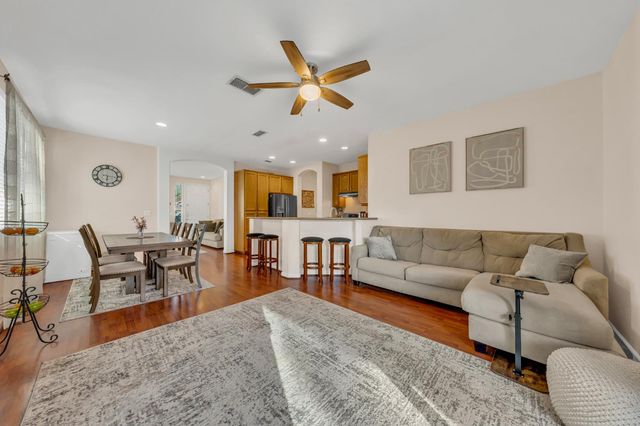 8409 Sundrop Way, Antelope, CA 95843