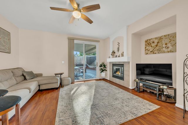 8409 Sundrop Way, Antelope, CA 95843