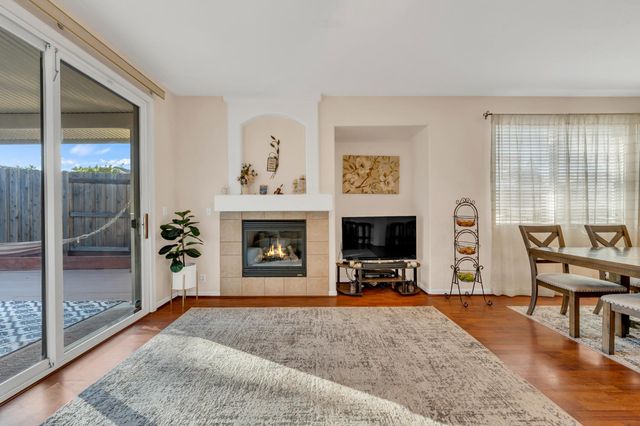 8409 Sundrop Way, Antelope, CA 95843