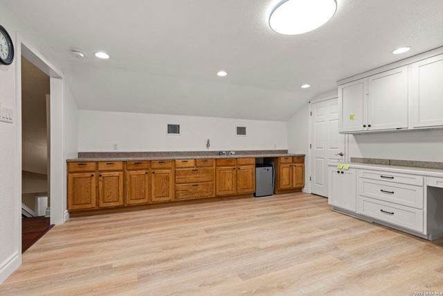 141 County Road 6869, Natalia, TX 78059