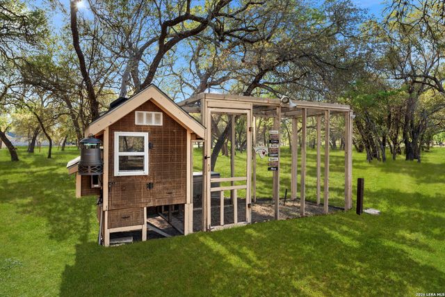 141 County Road 6869, Natalia, TX 78059