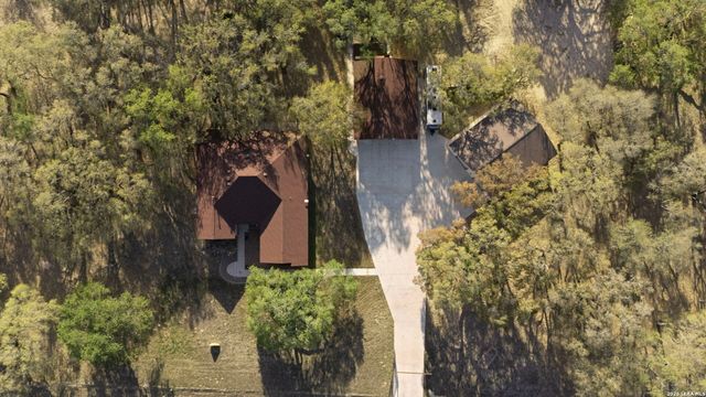 141 County Road 6869, Natalia, TX 78059