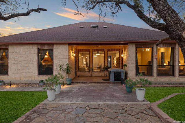 141 County Road 6869, Natalia, TX 78059