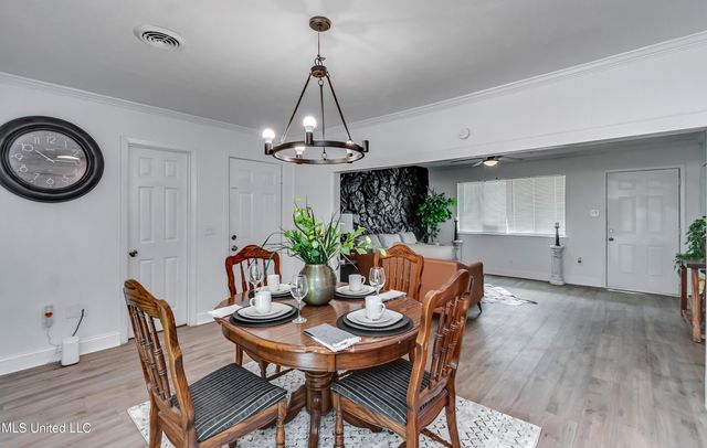 667 Queen Circle, Jackson, MS 39209