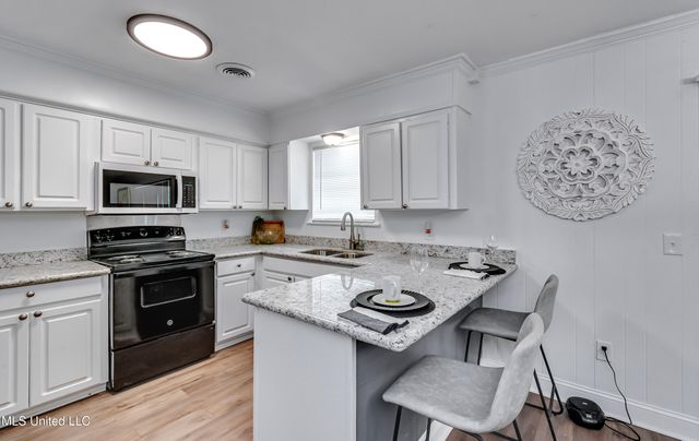 667 Queen Circle, Jackson, MS 39209