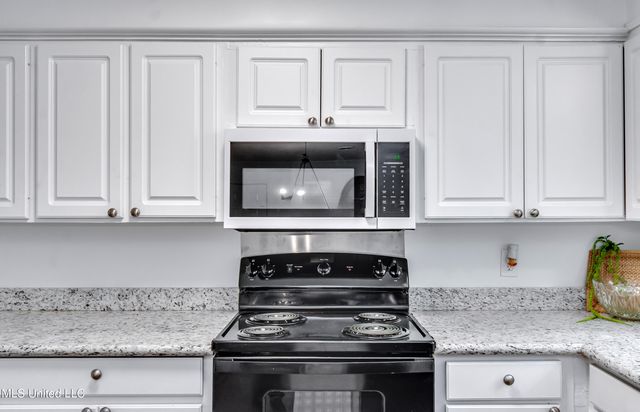 667 Queen Circle, Jackson, MS 39209