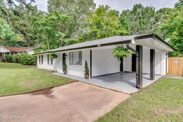 667 Queen Circle, Jackson, MS 39209