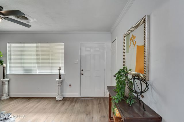 667 Queen Circle, Jackson, MS 39209