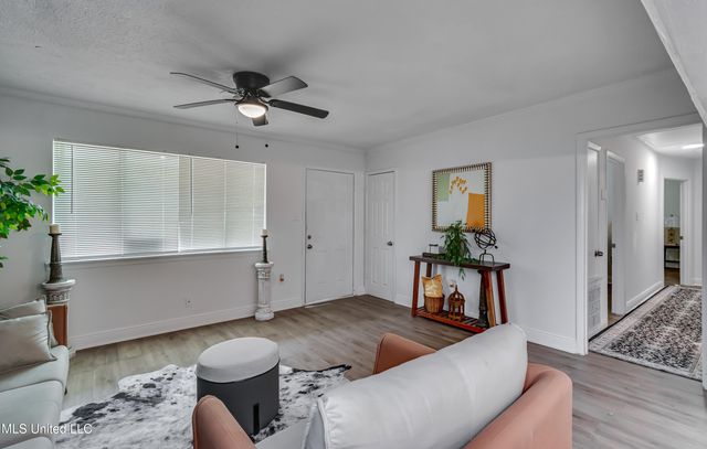 667 Queen Circle, Jackson, MS 39209